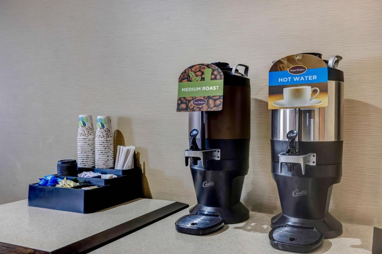 6 - Overland Park Hotel 2*
